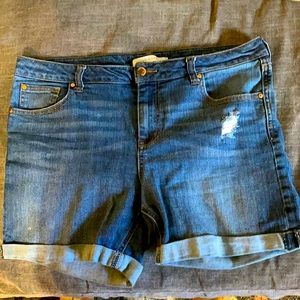 Truth + theory Jean shorts